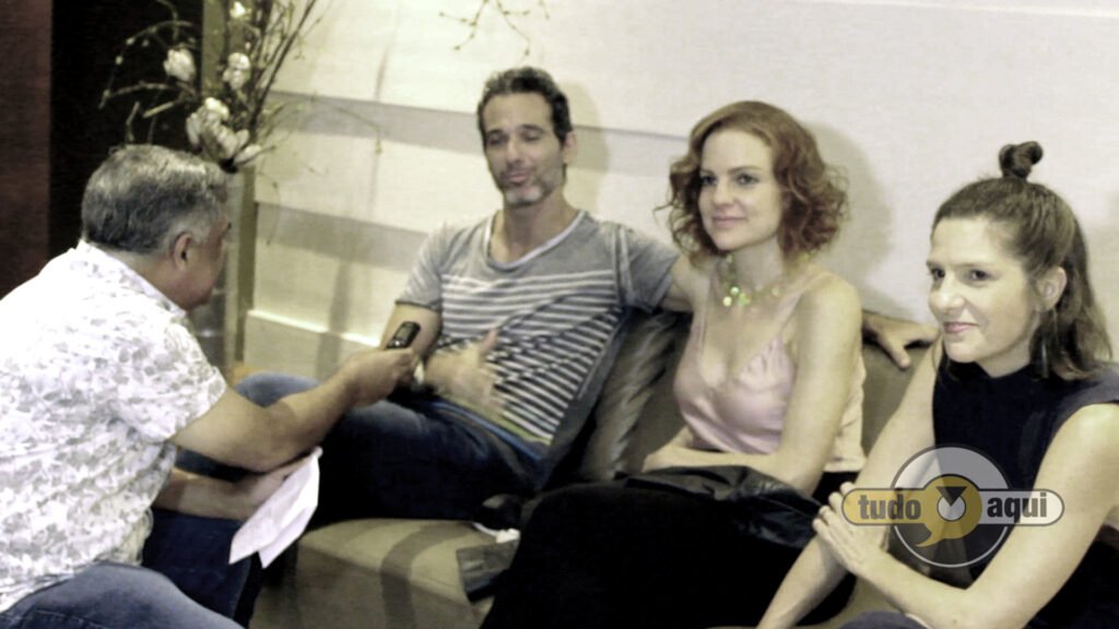 Entrevista com o elenco da comédia Simples Assim