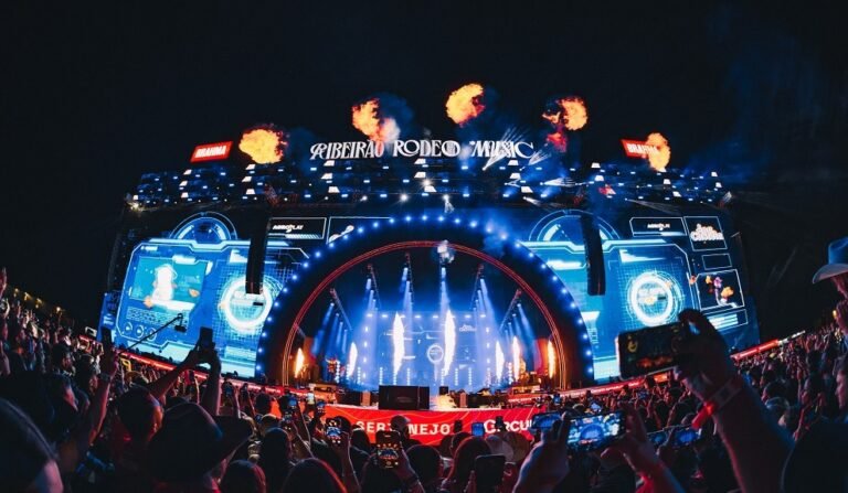 <p>Palco do Ribeirão Rodeo Music tem impressionado o público pelo seu tamanho e recursos tecnológicos e audiovisuais (Foto: Divulgação)</p>