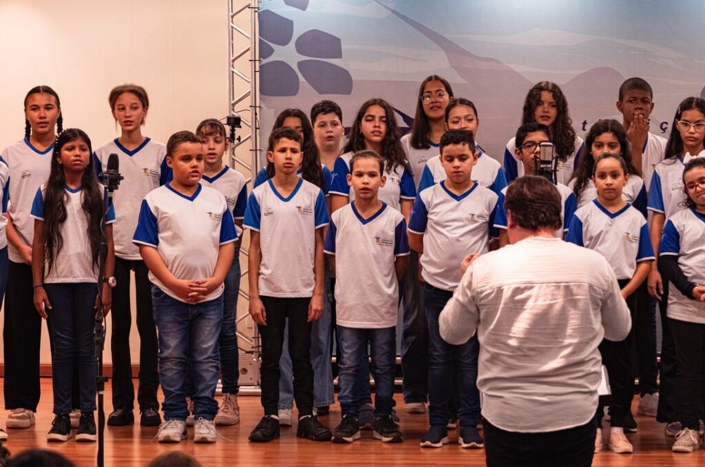 Instituição Aparecido Savegnago promove apresentações pedagógicas do coral e do teatro em Sertãozinho