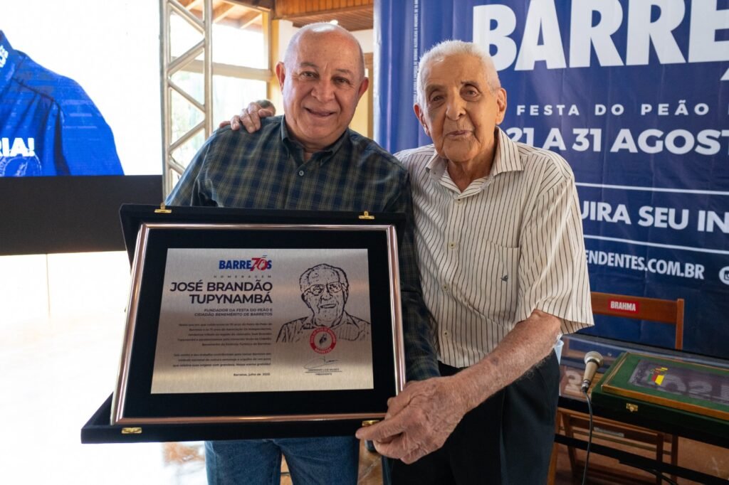 Homenagens e comemoração de 70 anos de fundação marcam Assembleia de Os Independentes