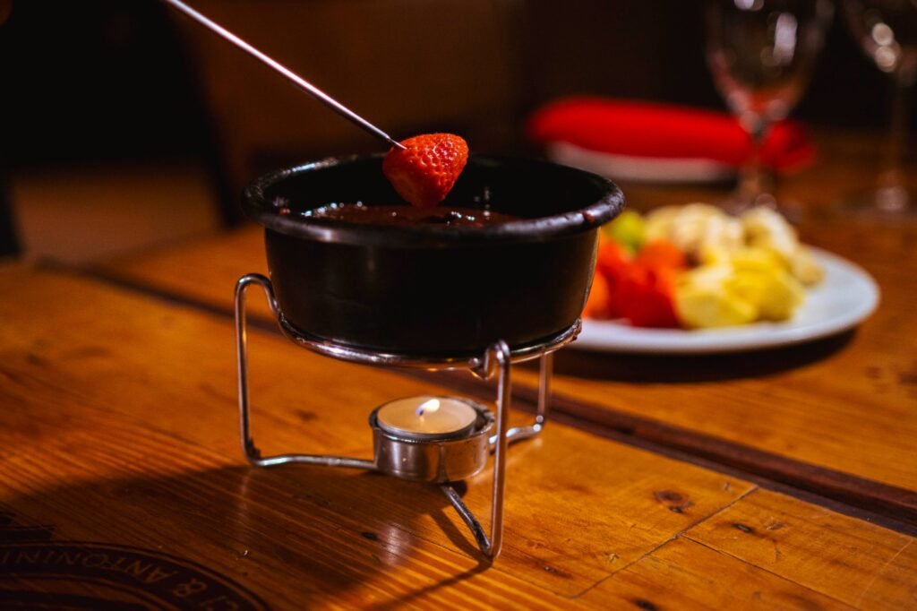Resort Le Canton, em Teresópolis, promove pela primeira vez Festival de Fondue com três opções em sequência