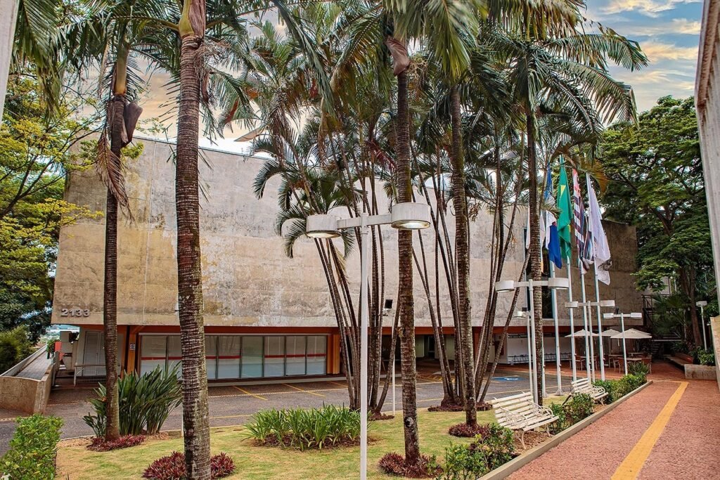 Mutirão do Emprego, realizado no Senac Ribeirão Preto, oferece 500 oportunidades e serviços gratuitos para quem busca colocação profissional