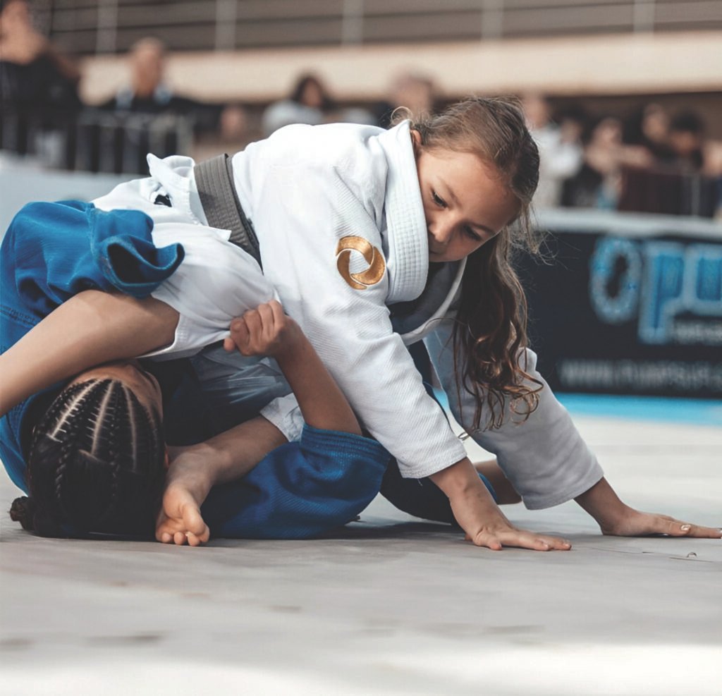 Irmãos que lutam juntos: a trajetória de Isadora e Henrique no jiu-jitsu