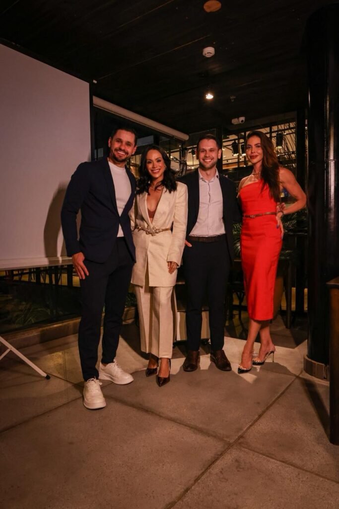 <p>Edson Fernandes, Carol Teixeira, Marcela Mattos e Guilherme Wollmann</p>