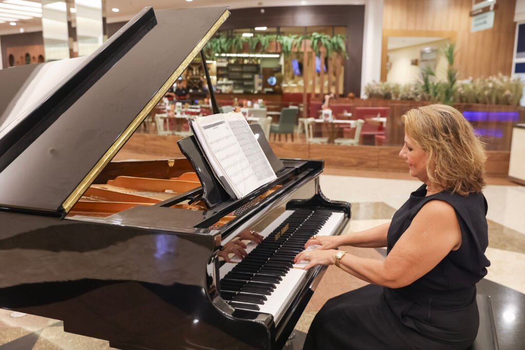 <p>As apresentações musicais acontecem às quintas-feiras, a partir das 19h, durante todo o mês de dezembro Créditos: Tábata Barbosa</p>