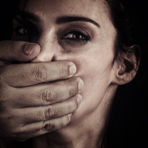 Violência contra mulheres expõe escalada de brutalidade em casos recentes
