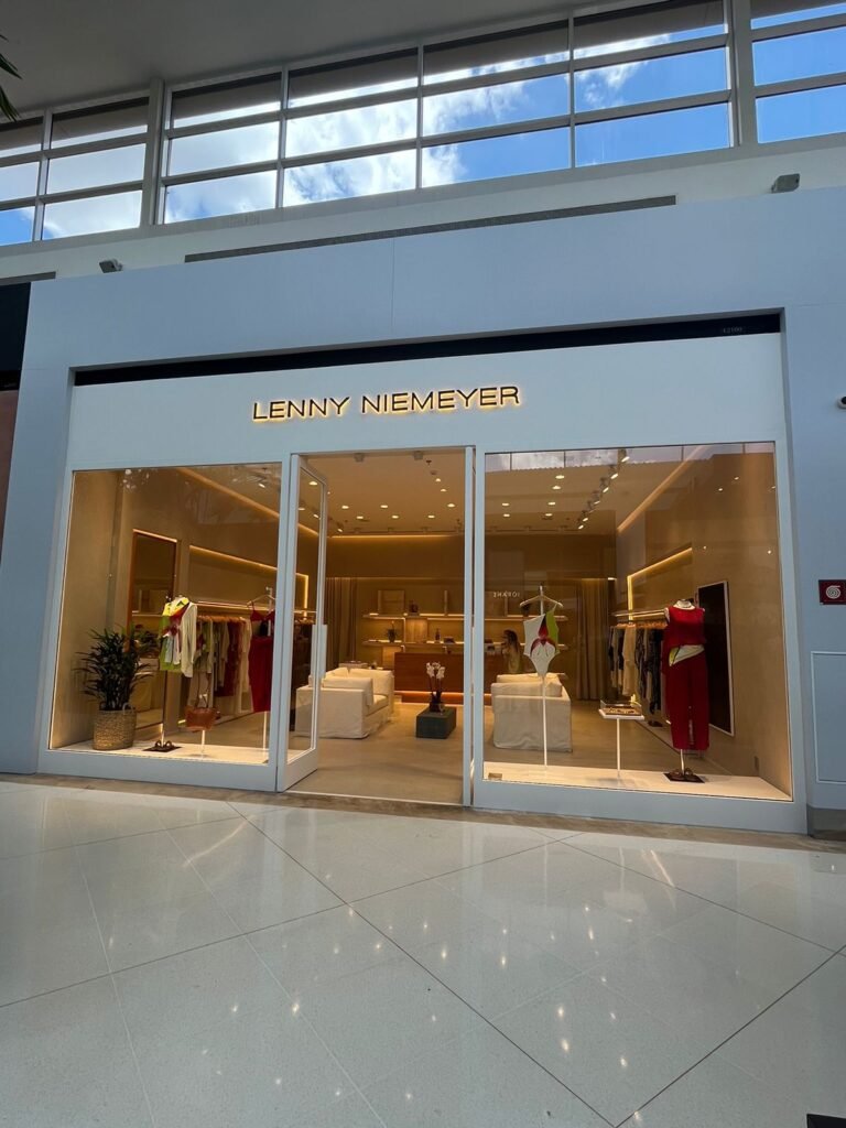 Lenny Niemeyer inaugura loja no Iguatemi Ribeirão Preto