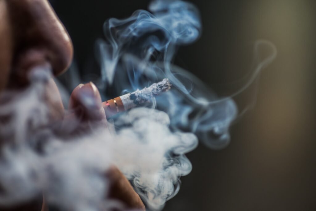 Diagnósticos de câncer avançam entre jovens adultos e colocam hábitos de vida no centro do debate