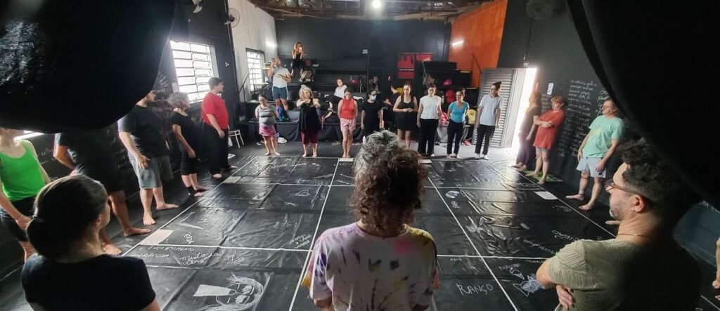 Oficina em Ribeirão Preto apresenta técnica de imersão teatral