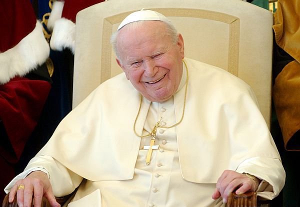 São Simão recebe relíquia histórica de São João Paulo II enviada pelo Vaticano