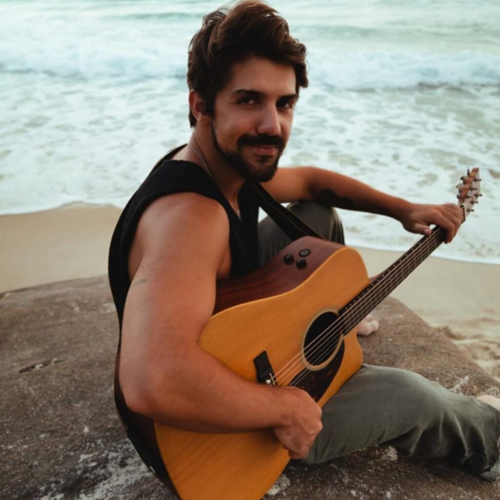 Gabriel Gonti lança clipe de “Tô na Praia” e confirma show gratuito em Patos de Minas