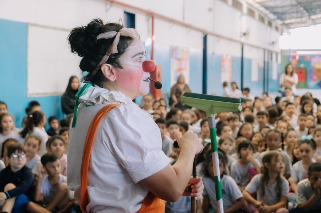 Fundação do Livro e Leitura revitaliza sala de leitura em escola municipal de Ribeirão Preto