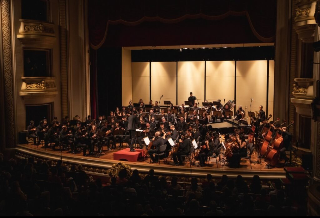 Alma do Novo Mundo reúne orquestra e coral em apresentação gratuita no Theatro Pedro II