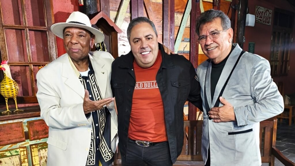 Prosa Brasil da TV Aparecida recebe a dupla Mococa &amp; Paraíso para um bate papo