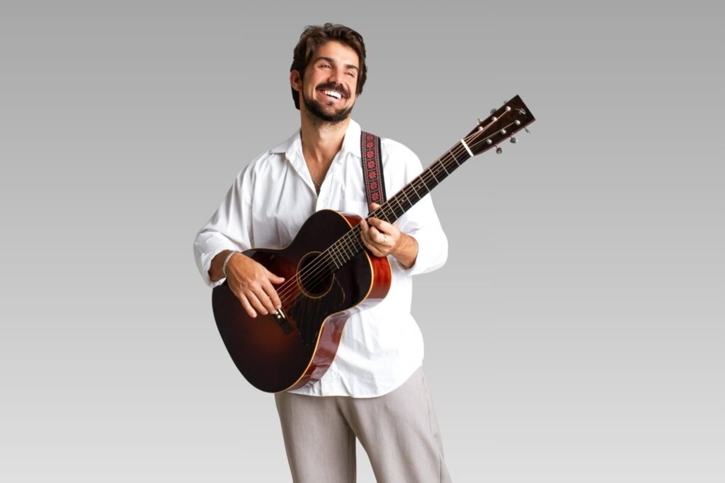 Gabriel Gonti lança show completo de novo álbum ao vivo com faixas inéditas