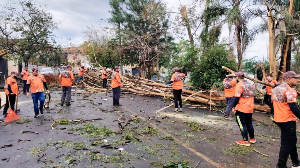 Mais de 100 Legendários se mobilizam para ajudar moradores após tempestade em Ribeirão Preto e Guariba