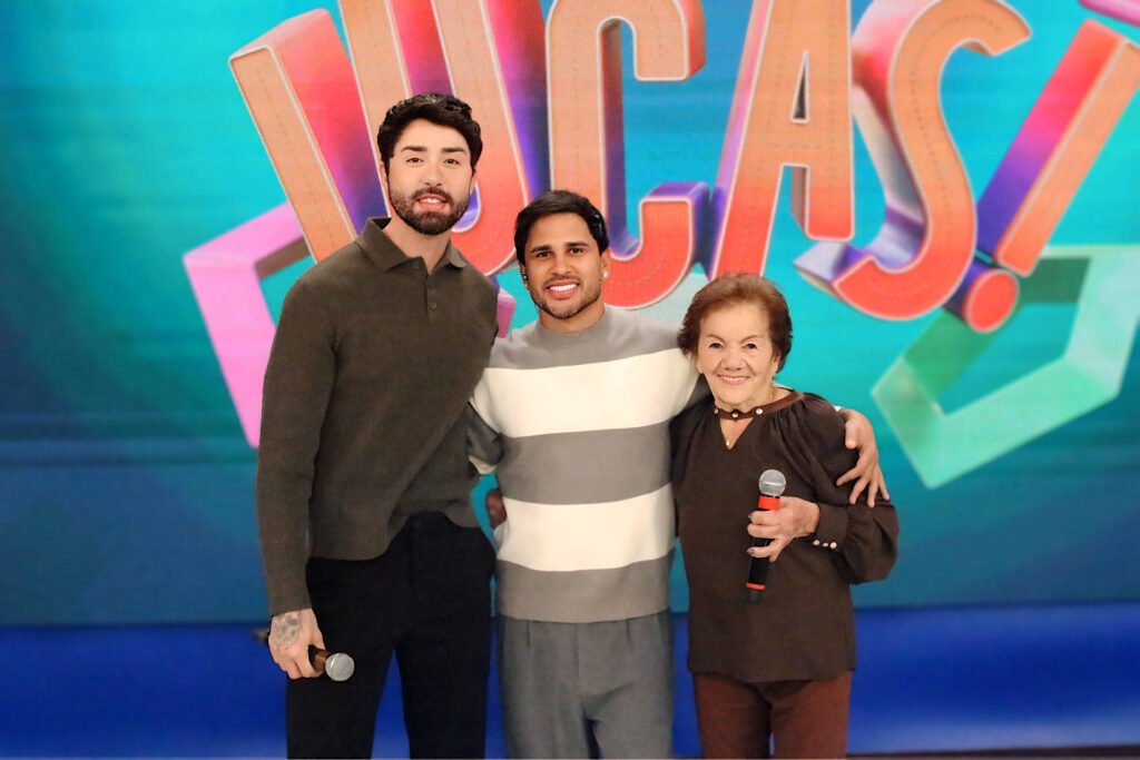 <p>Rico Melquiades, Lucas Guimarães e Vovó Maria no Eita Lucas! (SBT)<br />
Foto: Marco Mota @marcomota</p>