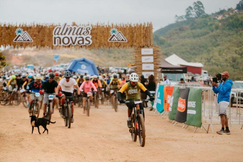 Almas Novas une esporte, música e experiências em Lavras Novas com show do Capital Inicial