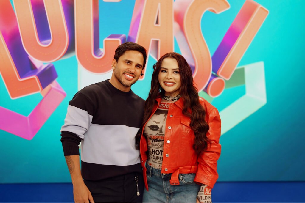 <p>Lucas Guimarães e a cantora Márcia Fellipe no ‘Eita Lucas!’<br />
Foto: Marco Mota</p>