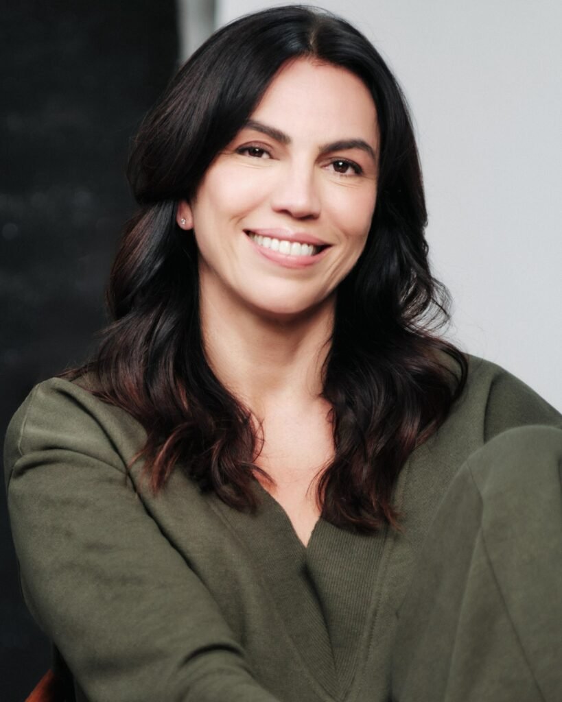 Penúltimo dia da FIL tem Ana Paula Araújo, Thalita Rebouças e Sérgio Vaz entre os destaques da programação