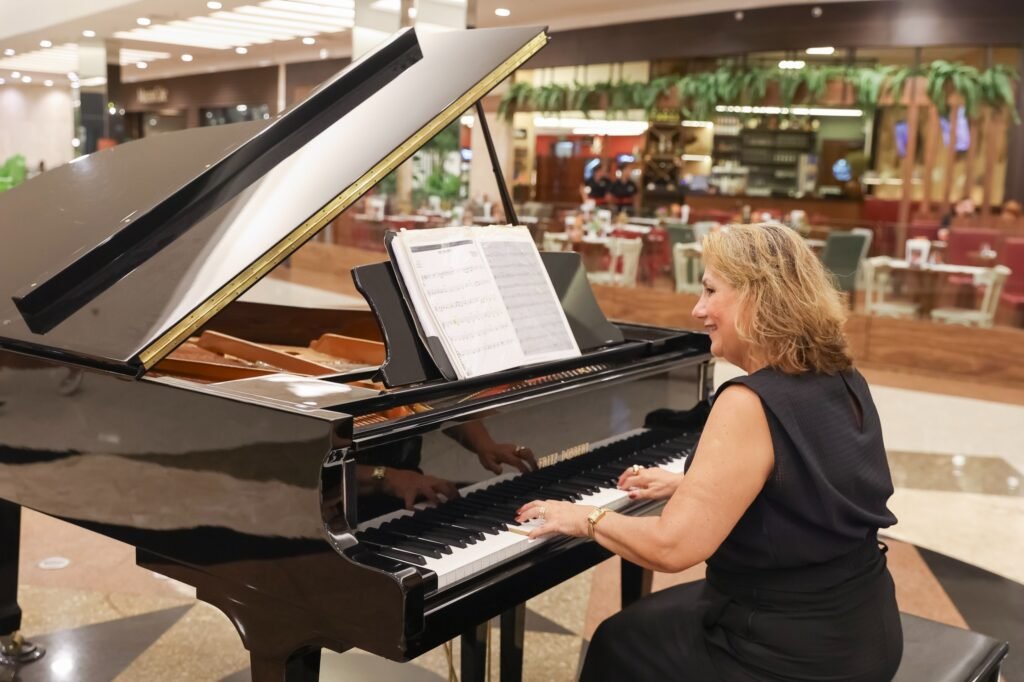 <p>Apresentações temáticas acontecem às quintas-feiras, no RibeirãoShopping<br />
Crédito: Tábata Barbosa</p>